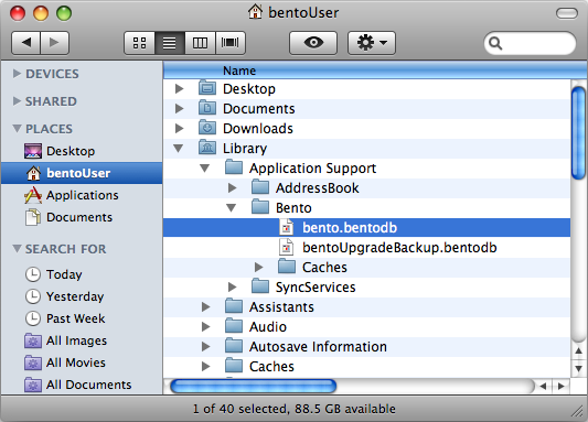 Illustration of Bento folder in Finder with bento.bentodb file highlighted