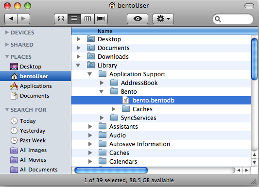 Illustration of Bento folder in Finder with the replaced bento.bentodb file highlighted